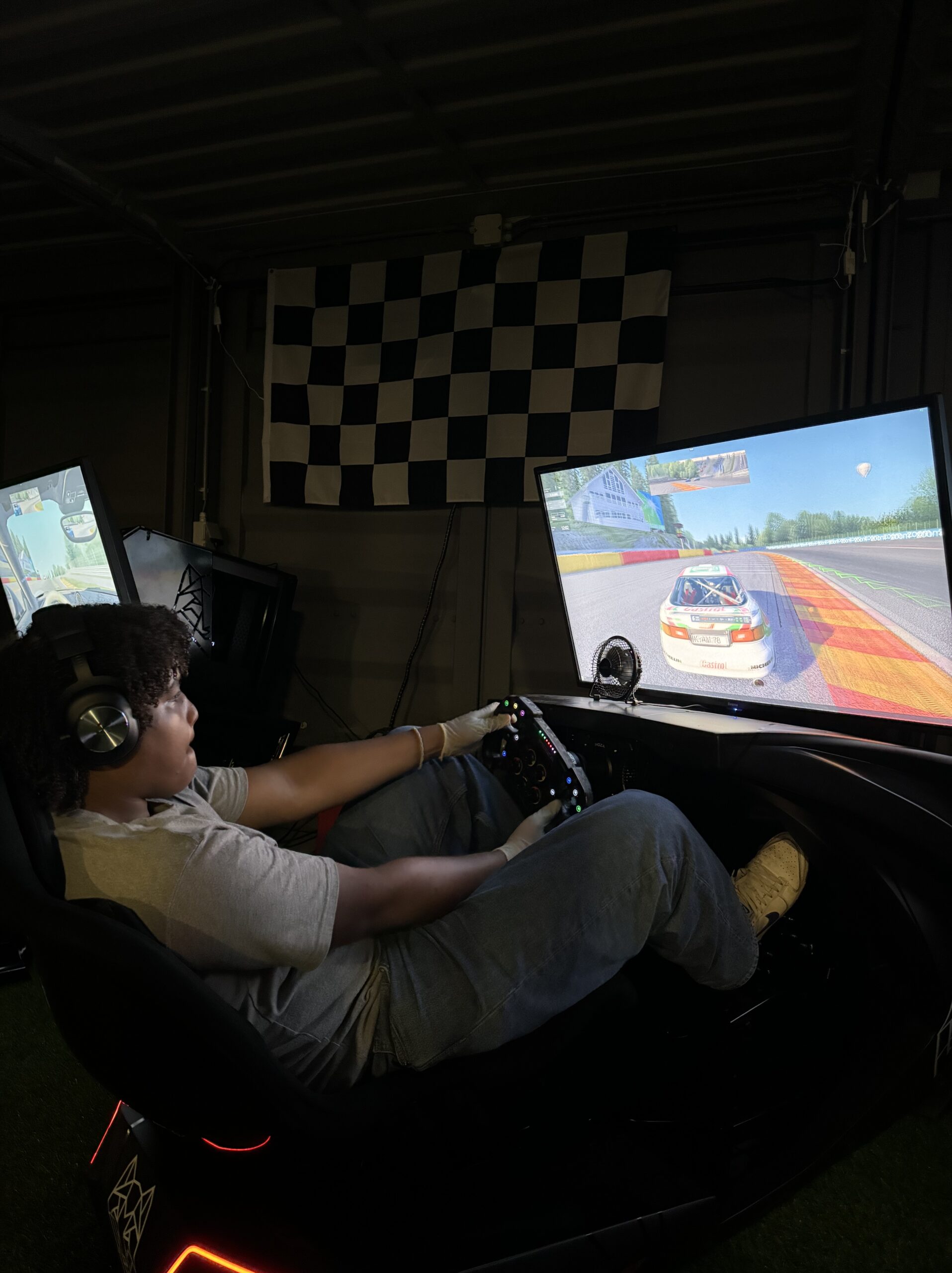 SIM Racing – Snel, sneller, SIM Racing: De ultieme adrenalinekick