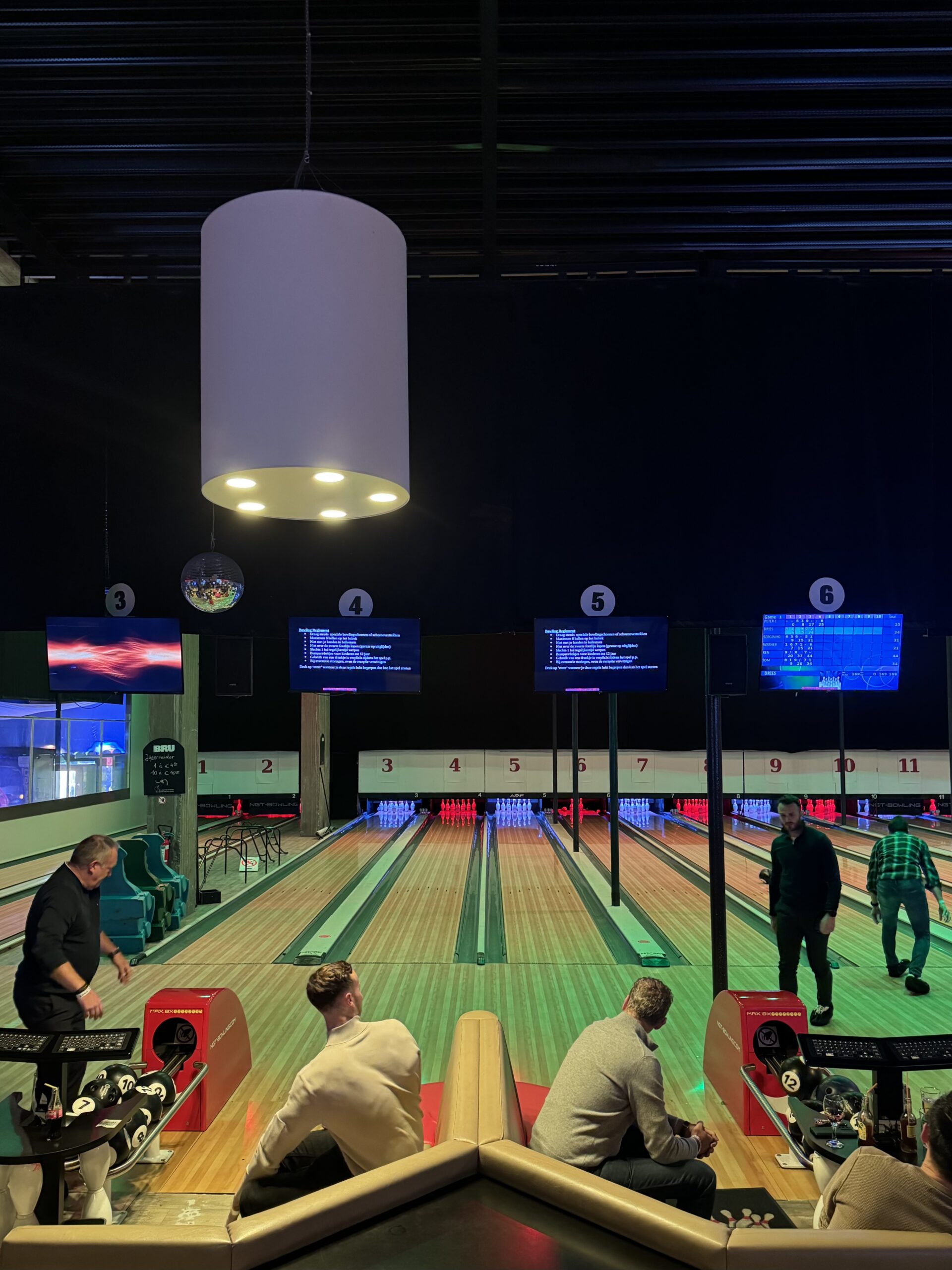 BOWLING
